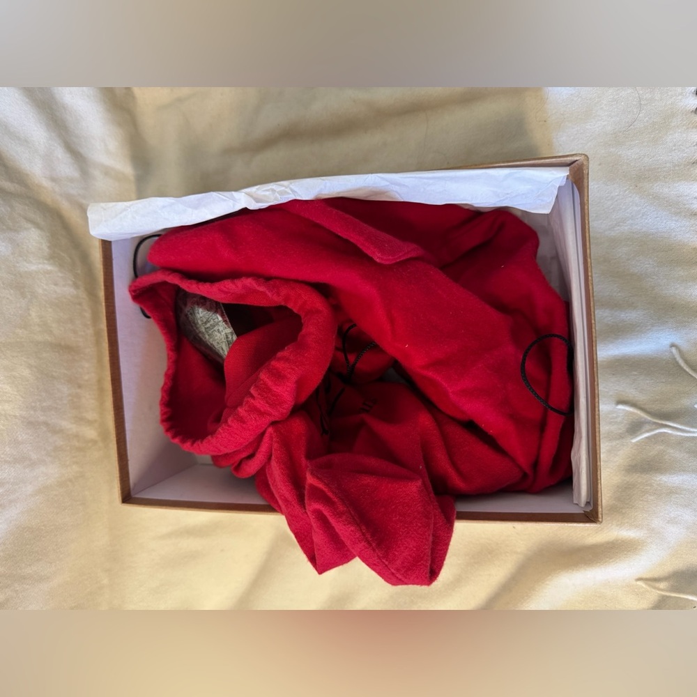 Louis Vuitton red bottom heels!✨👠 - Picture 5 of 5